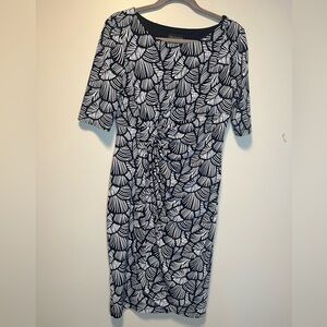 Connected Apparel navy and white dress with cinch waist detail. Size 10